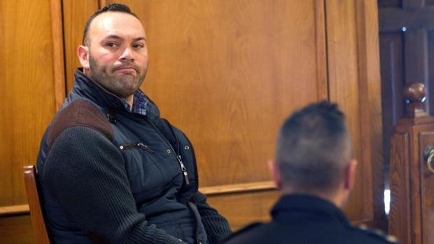 18 años y medio de cárcel para el hombre que mató al marido de la mujer con la que tuvo una relación