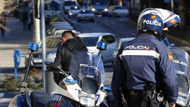 Un paquistaní asesta una cuchillada en la cara a un hombre en plena calle porque «le estaba mirando»