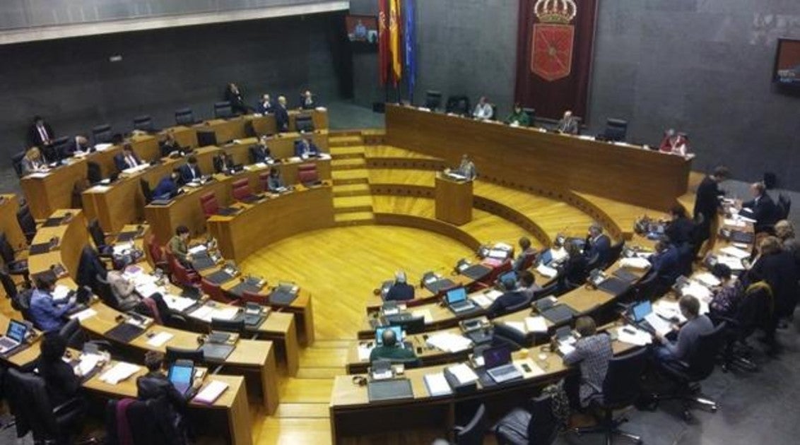 Imagen de arhivo de una sesión plenaria en el Parlamento navarro