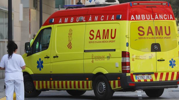 Muere un joven de 18 años al volcar su coche tras salirse de la carretera en Villena