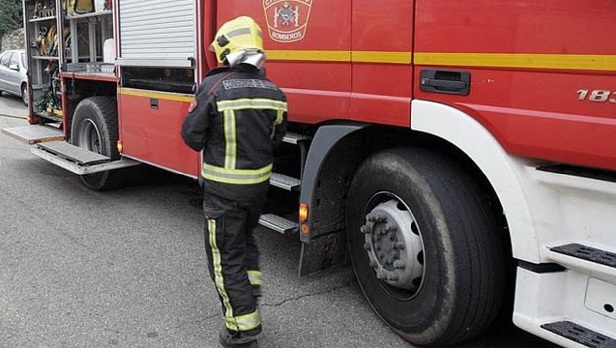 Bomberos, Guardia Civil y una ambulancia han intervenido en el operativo