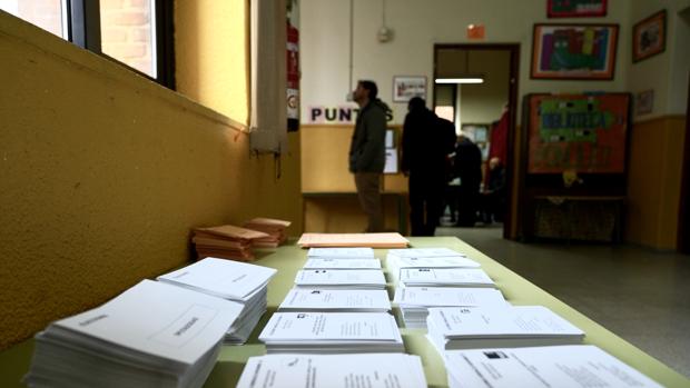 Detenido un hombre junto a un colegio de Valladolid que portaba un cuchillo con las manos ensangrentadas