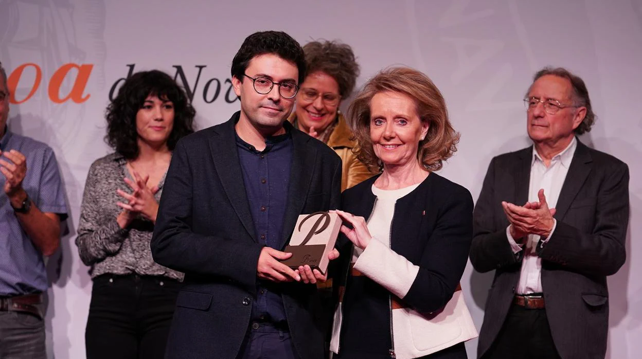 Nopca recibe el premio de manos de la consellera de Cultura