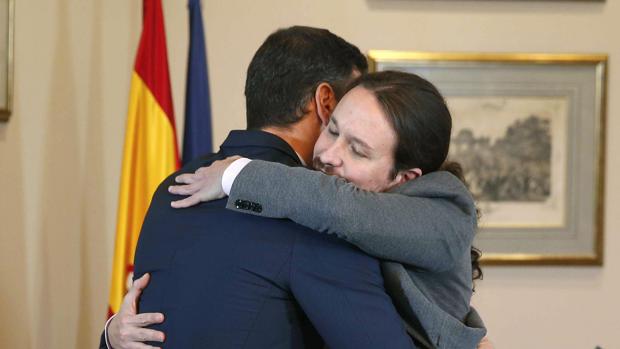 Un Sánchez debilitado se entrega a Iglesias y cierra la puerta a acuerdos con el Partido Popular