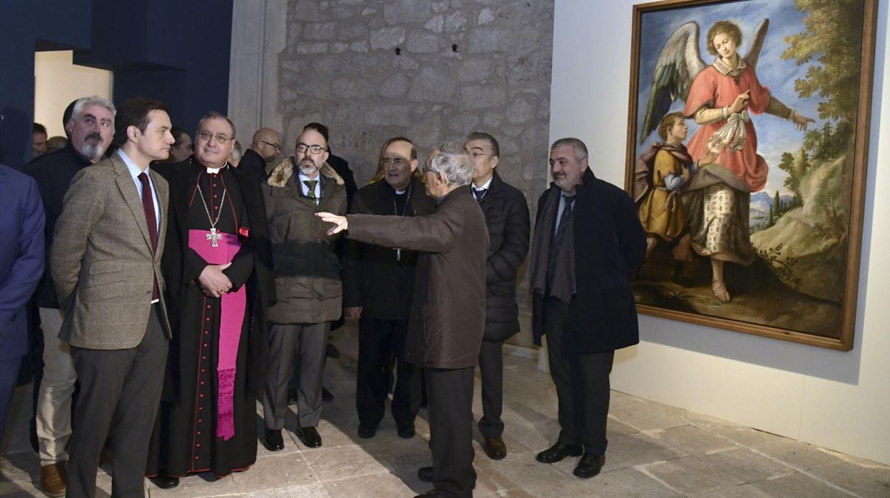 El presidente de la Fundación, José María Gil Tamayo, y el consejero de Cultura y Turismo, Javier Ortega, y el arzobispo de Burgos, Fidel Herráez, en el acto de clausura de Las Edades, en Lerma (Burgos)