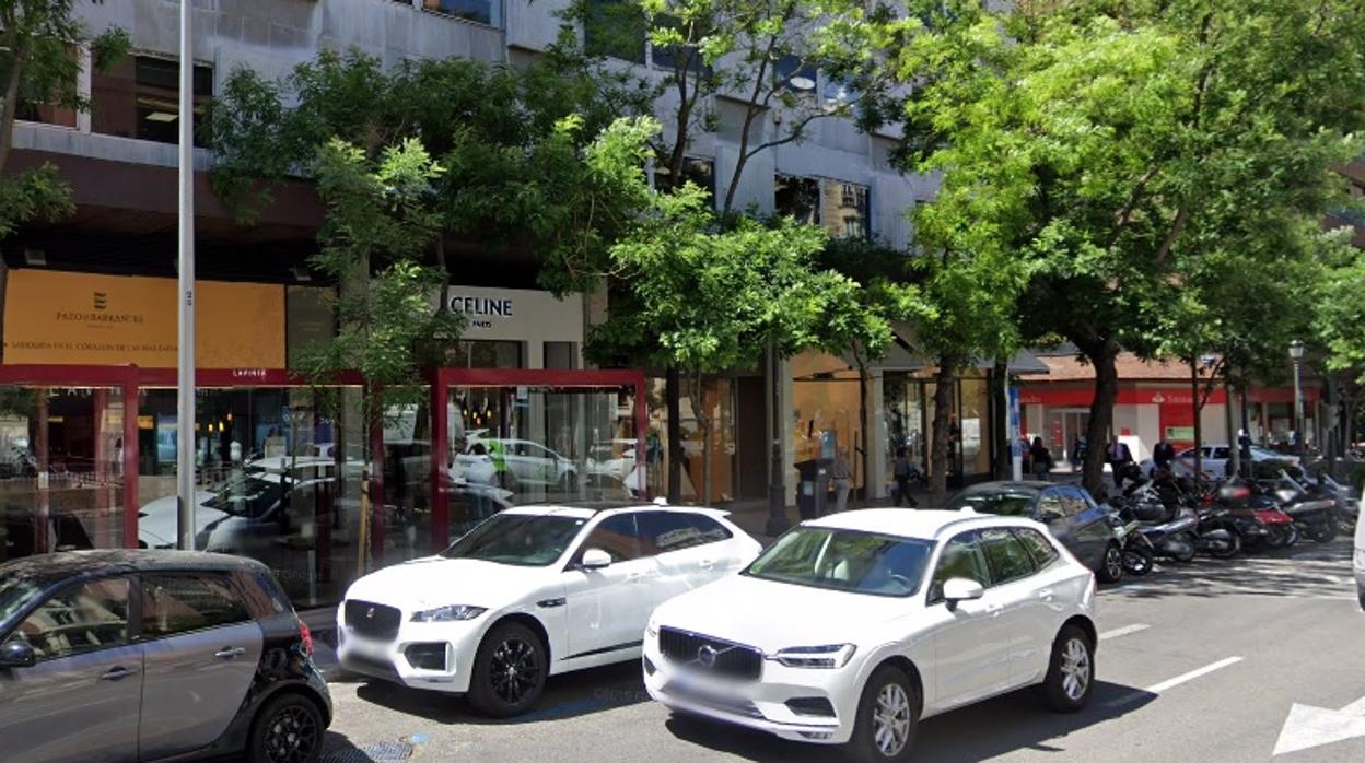 Exterior de la tienda donde se produjo el robo