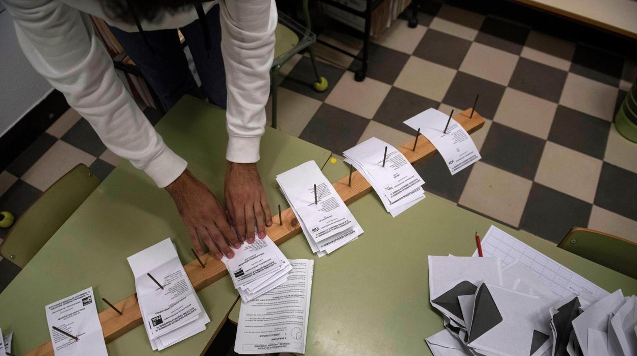 Recuento de votos en un colegio electoral