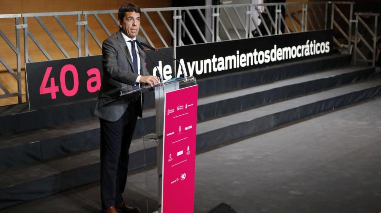 El presidente de la Diputación de Alicante, Carlos Mazón, en el acto de conmemoración de 40 años de ayuntameintos democráticos