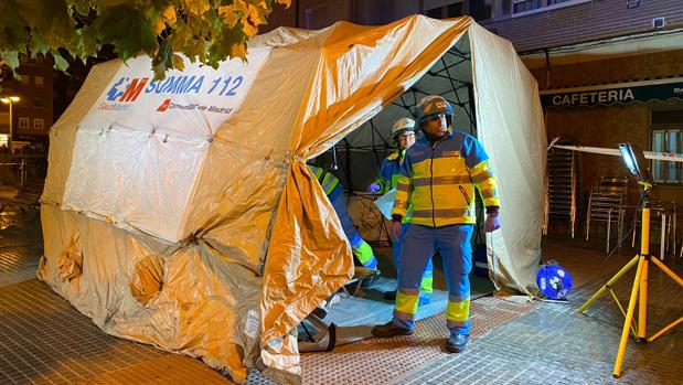 Dos heridos graves en un incendio en un bloque de viviendas en Leganés