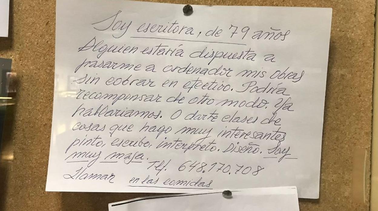 La nota manuscrita pidiendo ayuda de una escritora de 79 años