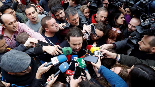 Iglesias empuja al Gobierno a aceptar la mesa de diálogo que exige ERC