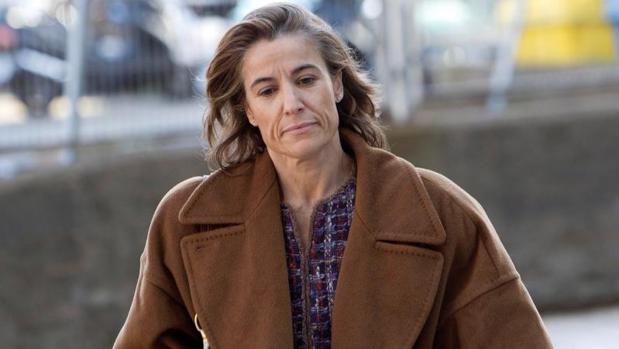 El Puerto insiste en que mantener el muelle hundido en O Marisquiño era una competencia local