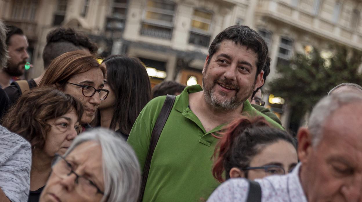 Josep Nadal, en una concentración de apoyo a los políticos independentistas catalanes condenados