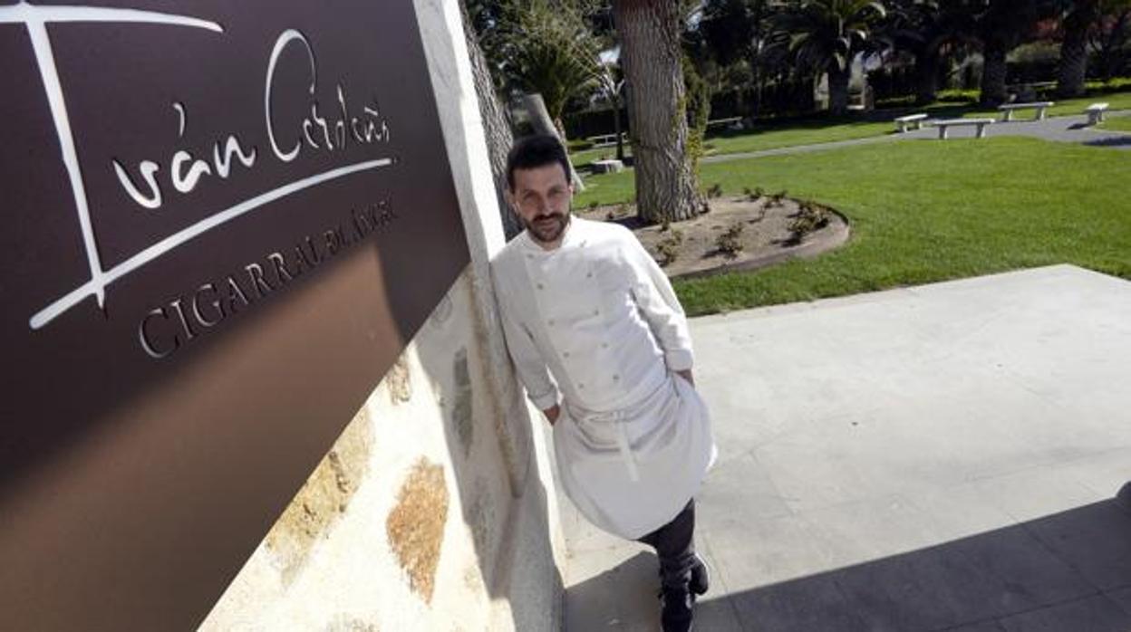 Iván Cerdeño, en su restaurante, situado en el Cigarral del Ángel