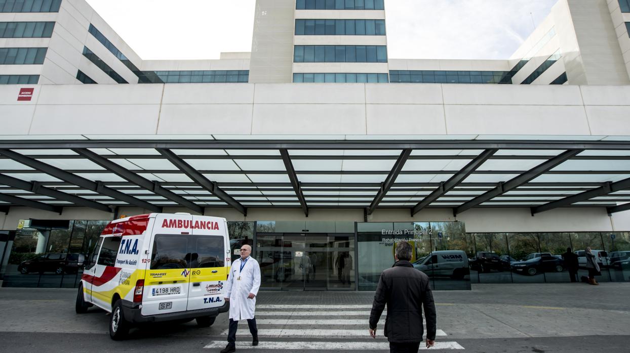 Imagen de archivo de la entrada del hospital La Fe de Valencia