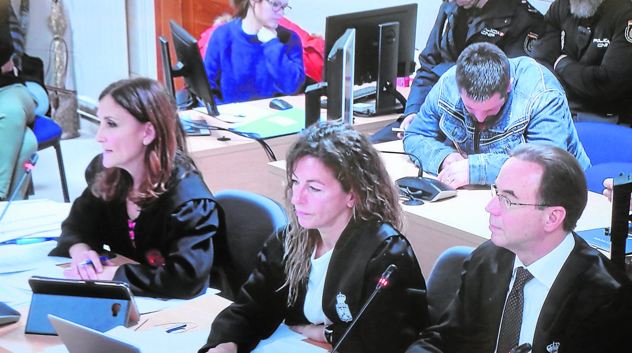 Imagen del acusado en la sala de vistas de Santiago