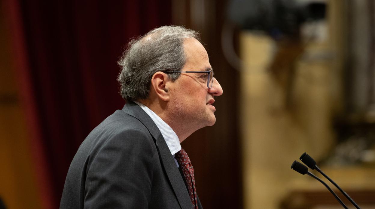 El presidente de la Generalitat, Quim Torra, durante su intervención en una sesión plenaria en el Parlament de Cataluña