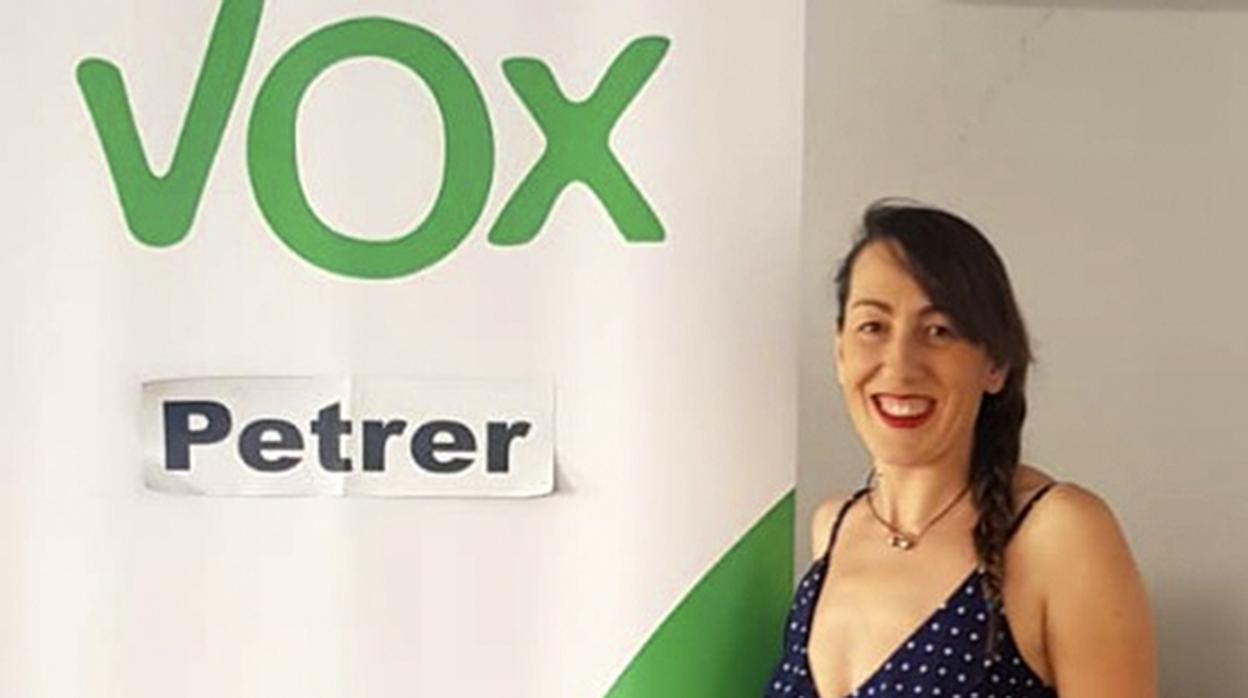 Imagen de la candidata de Vox en Petrer difundida por la formación en sus redes sociales