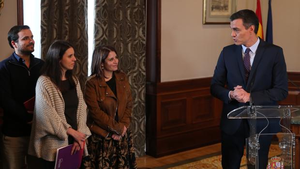 Irene Montero y Yolanda Díaz, con un pie dentro del Gobierno de coalición