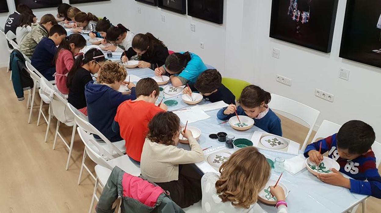 Los «Pequeños Arqueólogos» trabajando en su aula