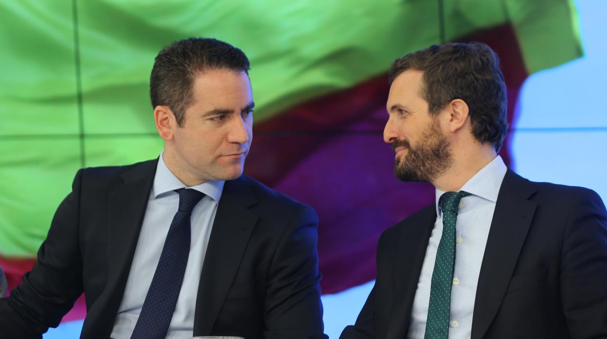 Teodoro García Egea y Pablo Casado, dirigentes del PP