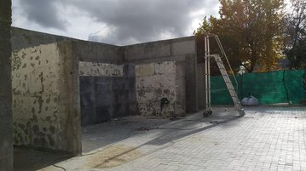 Obras en el Memorial de La Almudena, con la retirada de las placas