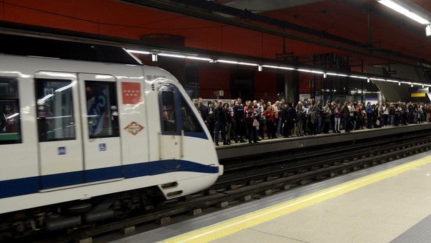 Metro refuerza su servicio hasta en un 50% por el Black Friday