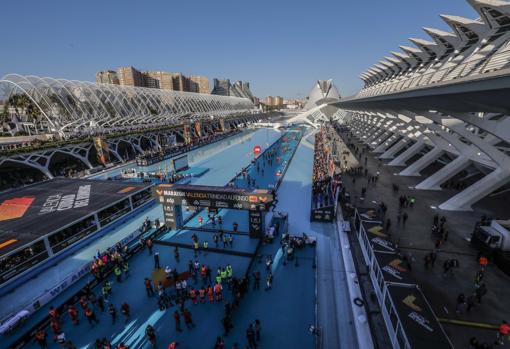 Imagen panorámica de la meta del Maratón Valencia