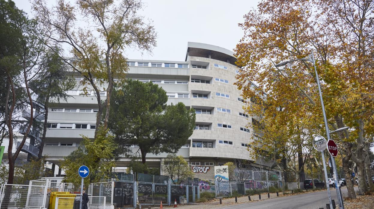 Aspecto actual del colegio mayor San Juan Evangelista, cerrado desde 2014