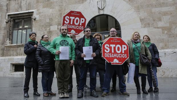 Primera protesta de la PAH contra Podemos por la gestión de su vicepresidente Dalmau en Vivienda