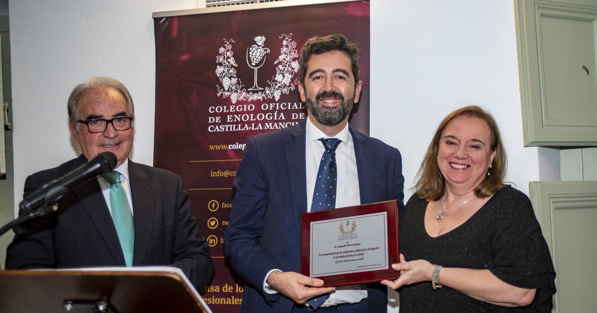 Joaquín Parra recibe el reconocimiento como mejor comunicador en el sector del vino