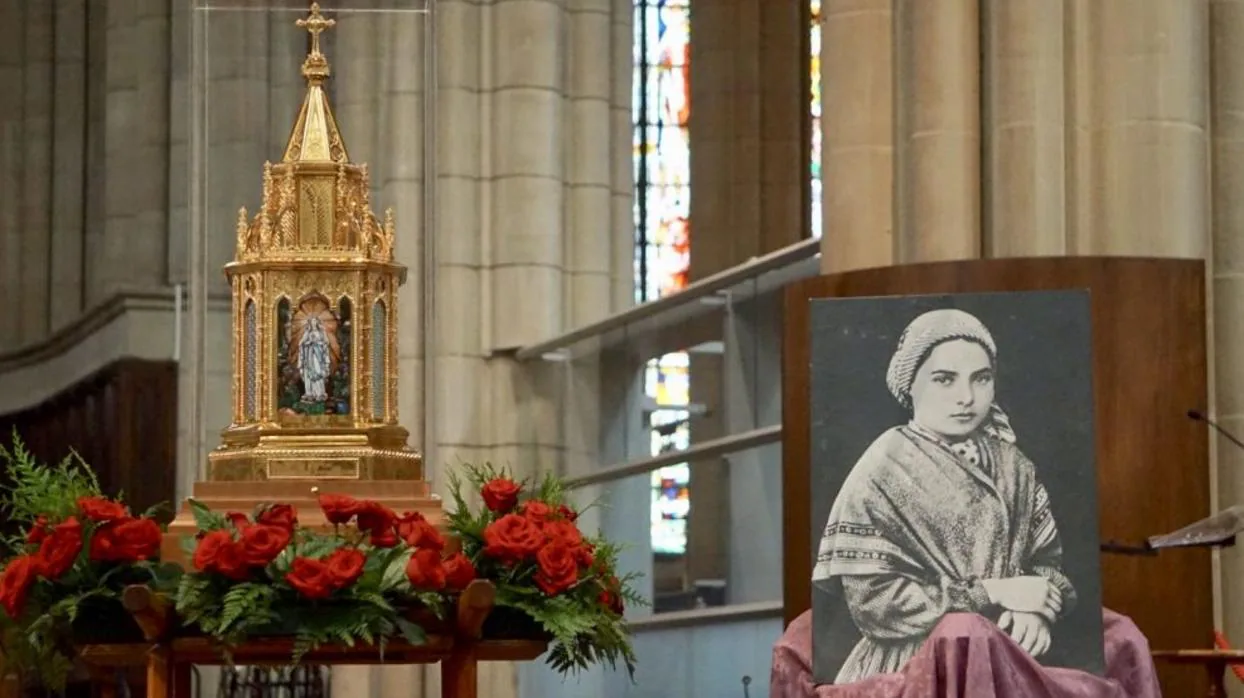 Santa Bernardita fue una de las niñas a las que se apareció la Virgen en Lourdes.