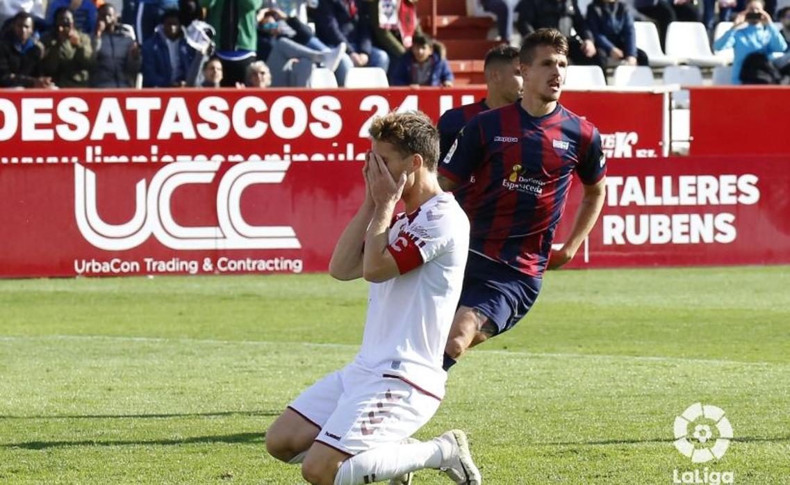 El capitán Susaeta fue el protagonista del partido, ya que marcó de penalti, pero luego falló otro, lo que le acabó costando dos puntos a su equipo