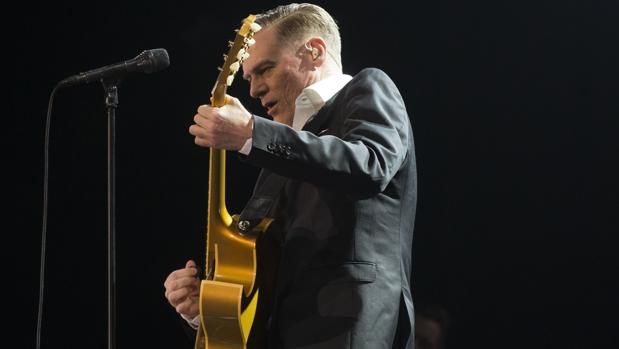 Las exigentes condiciones de Bryan Adams para ser fotografiado en pleno concierto