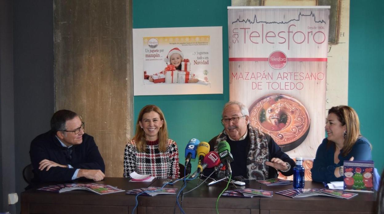 Juan Manuel Albelda, Patricia Junquera, Pablo Junquera y Mari Ángeles Junquera en El Foro de Zocodover