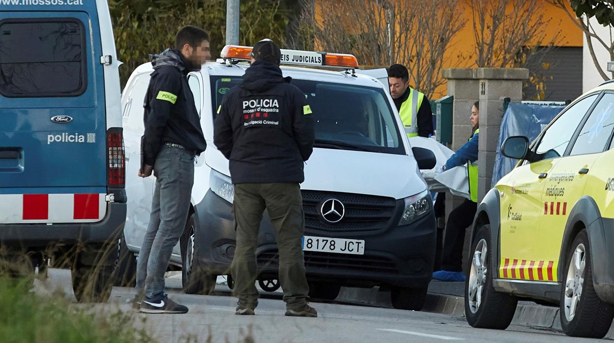 Los Mossos d'Esquadra investigan la muerte violenta de dos niñas, de 5 y 6 años de edad, en su domicilio de Vilobí d'Onyar (Gerona)