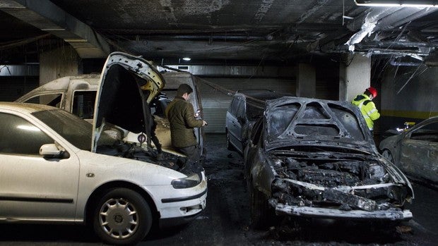 Infierno vecinal en Parla: okupados 260 pisos, con coches quemados, reyertas y aguas fecales