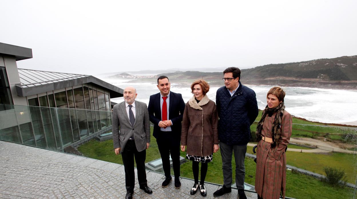 Isabel Oliver posa junto a Óscar López, Iago Toba y Javier Locasa