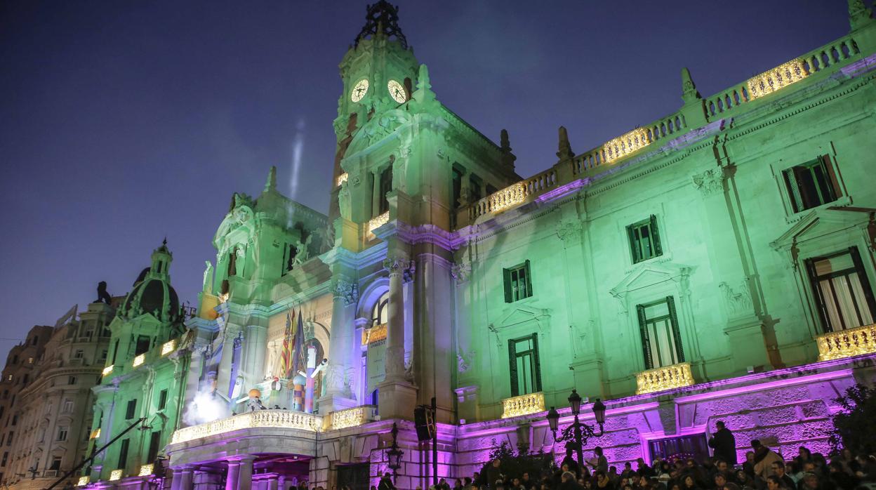 Imagen de la plaza del Ayuntamiento durante la Cabalgata de Reyes