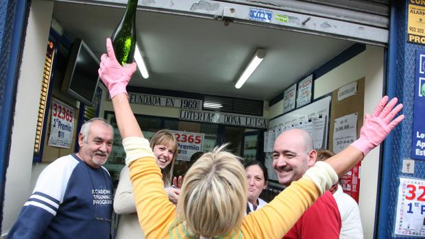 El Centro Aragonés El Cachirulo de Reus reparte 320 millones del Gordo de la Lotería de Navidad