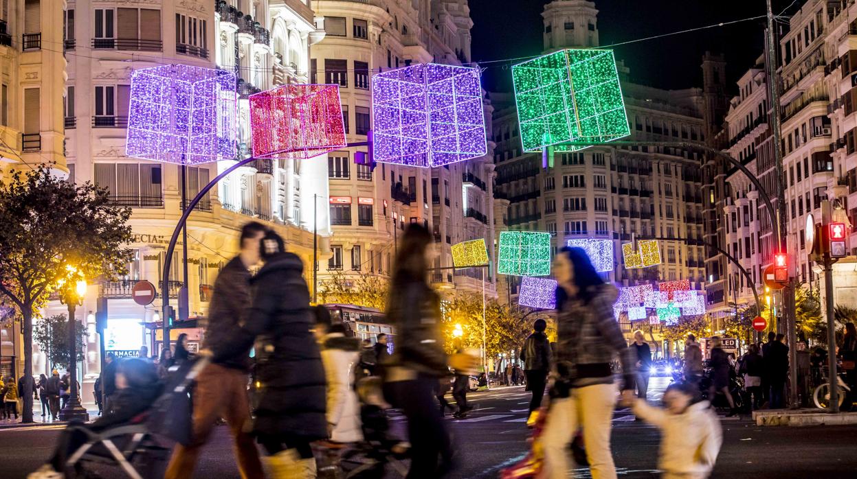 Imagen de archivo de la plaza del Ayuntamiento de Valencia en Navidad