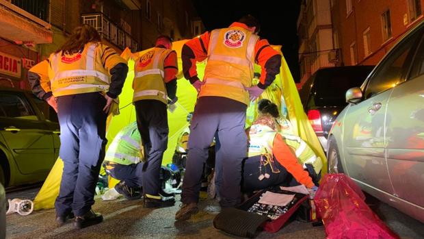 Investigan el ajuste de cuentas como la causa del asesinato de un joven en Puente de Vallecas