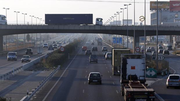 Un accidente con varios vehículos implicados a la altura de Manises provoca retenciones hacia la A-3