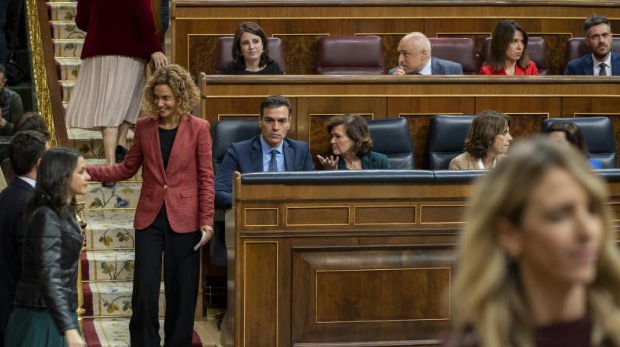 Álvarez de Toledo critica a Sánchez por la fecha del pleno: «Es una investidura contra los cuatro Reyes»