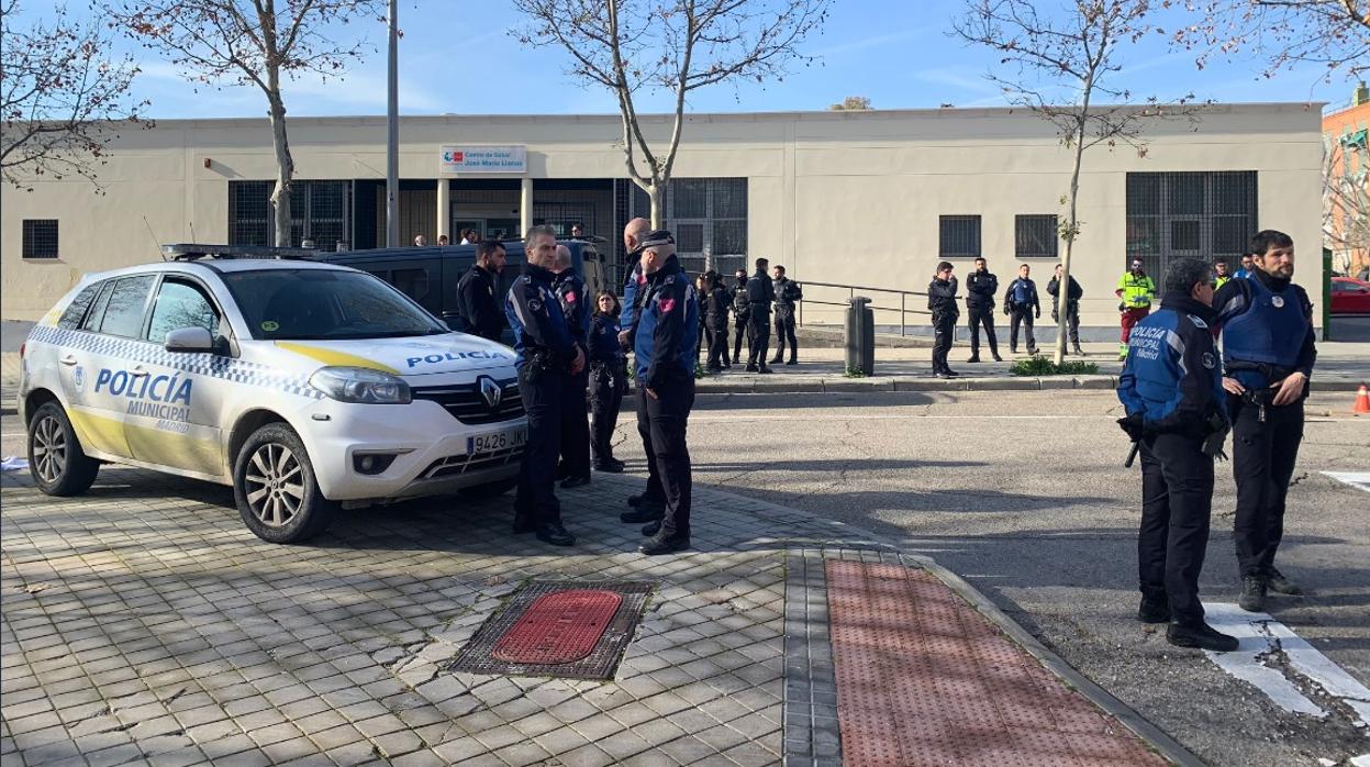 Agentes de la Policía Municipal en el lugar de la reyerta