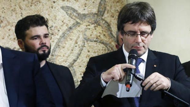 Puigdemont ajusta cuentas con Gabriel Rufián y le recuerda sus «155 monedas de plata»