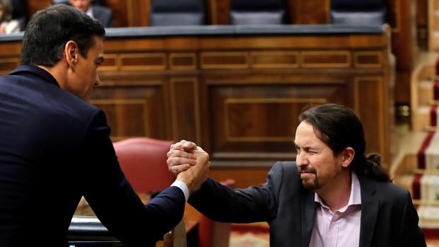 Iglesias escenifica unidad con Sánchez tras meses de escarnio y defiende su pacto