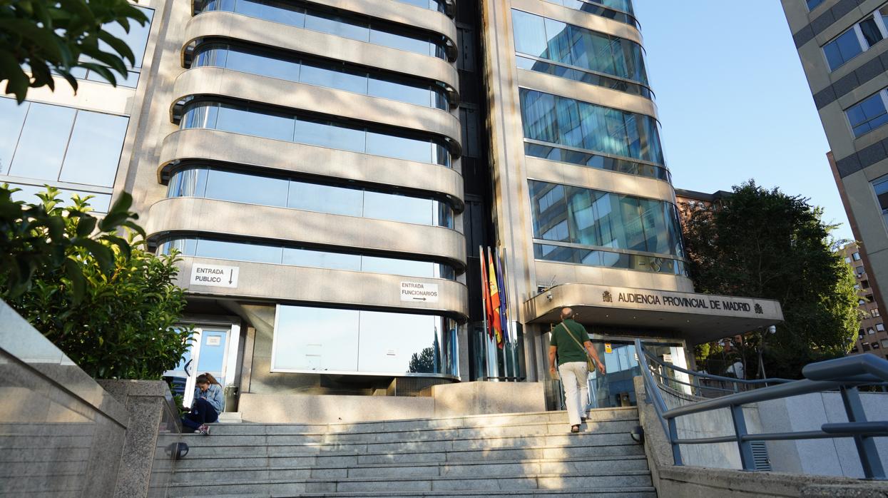 Entrada de la Audiencia Provincial de Madrid