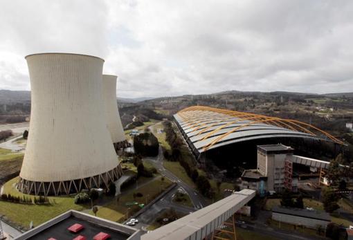 La térmica de As Pontes, que cerrará en 18 meses, cuenta con varias empresas auxiliares.