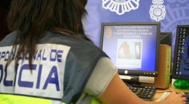 Condena de 2 años para un informático por difundir pornografía infantil